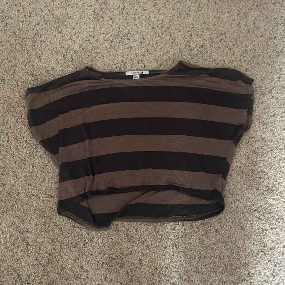 Forever 21 crop top size small